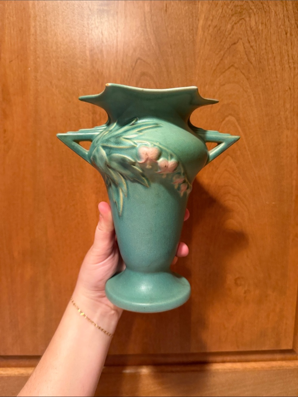 Vtg Roseville Pottery Bleeding Heart Vase 965-7
